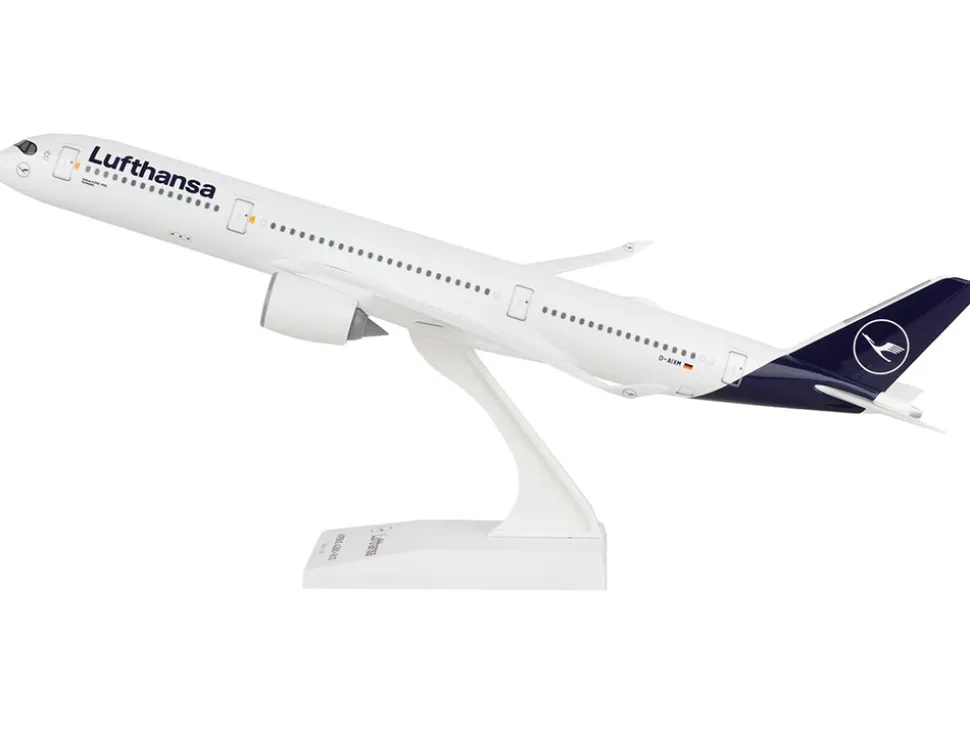 Airbus A350-900 Commercial Aircraft "Lufthansa" (D-AIXM) White with Dark Blue Tail (Snap-Fit) 1/200 Plastic Model by Skymarks