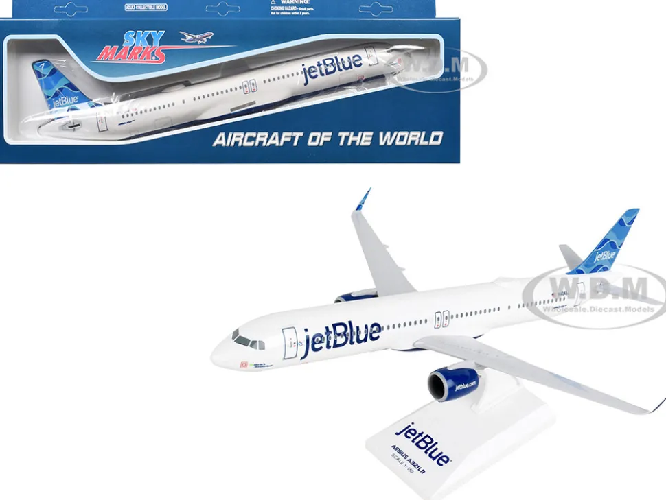 Airbus A321neo Commercial Aircraft "JetBlue" (N4048J) White with Blue Tail (Snap-Fit) 1/150 Plastic Model by Skymarks