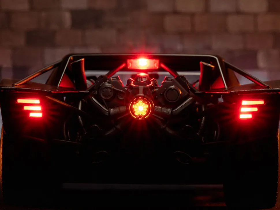 Batmobile Matt Black with Lights Batman Diecast Figurine The Batman 2022 Movie DC Comics 1/18 Diecast Model Car Jada 32504