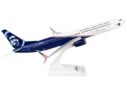 Boeing 737 900 Commercial Aircraft Alaska Airlines Honoring Those Who Serve N265AK White and Blue Snap Fit 1/130 Plastic Model Skymarks SKR917
