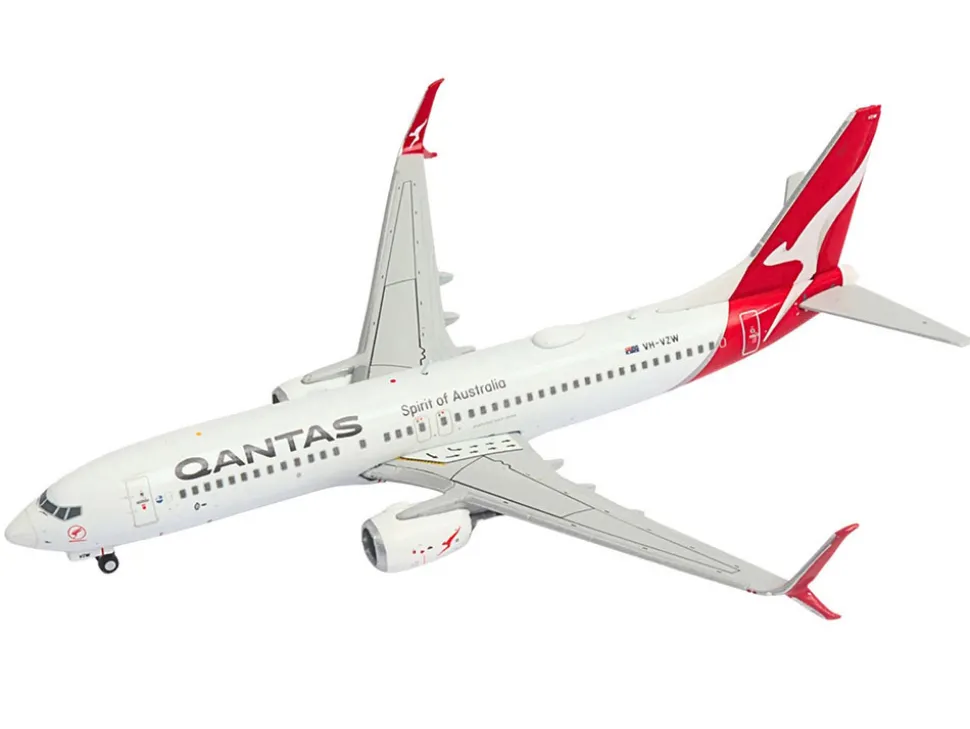 Boeing 737-800 Commercial Aircraft "Qantas Airways" (VH-VZW) White with Red Tail 1/400 Diecast Model Airplane by GeminiJets