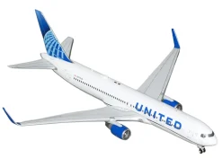 Boeing 767-300ER Commercial Aircraft "United Airlines" (N670UA) White with Blue Tail 1/400 Diecast Model Airplane by GeminiJets