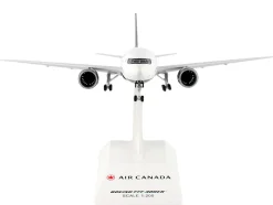 Boeing 777 300ER Commercial Aircraft Air Canada C-FKAU White with Black Tail Snap Fit 1/200 Plastic Model Skymarks SKR955