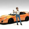 Car Meet 1 Figurine I 1/24 Scale Models American Diorama 76377