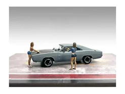 Car Wash Girls Set 2 Jessica and Jennifer 2 Piece Figure Set for 1/43 Scale Models American Diorama 38356