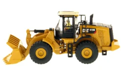 CAT Caterpillar 972M Wheel Loader Operator High Line Series 1/87 HO Scale Diecast Model Diecast Masters 85949