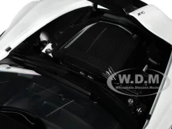 2019 Chevrolet Corvette C7 ZR1 Arctic White with Carbon Top 1/18 Model Car Autoart 71270