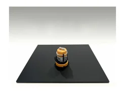 Detail Masters Figure 6 Wet/Dry Vac for 1/24 Scale Models American Diorama 24606