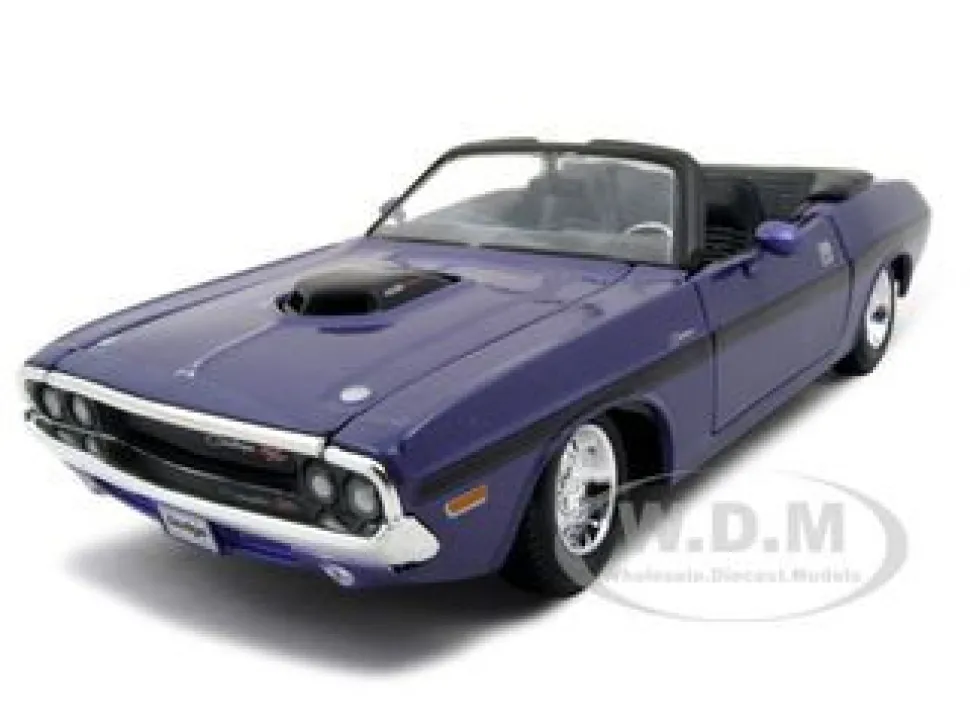 1970 Dodge Challenger R/T Convertible Purple1/24 Diecast Model Car Maisto 31264