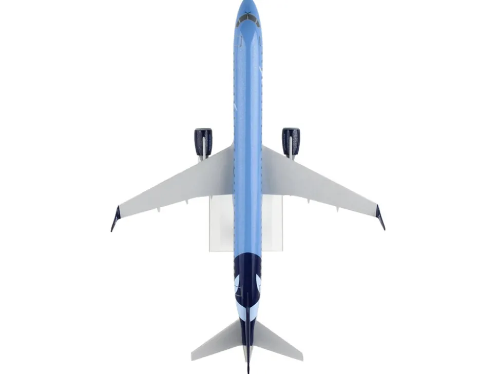 Embraer E195 Commercial Aircraft "Breeze Airways" (N190BZ) Blue (Snap-Fit) 1/100 Plastic Model by Skymarks