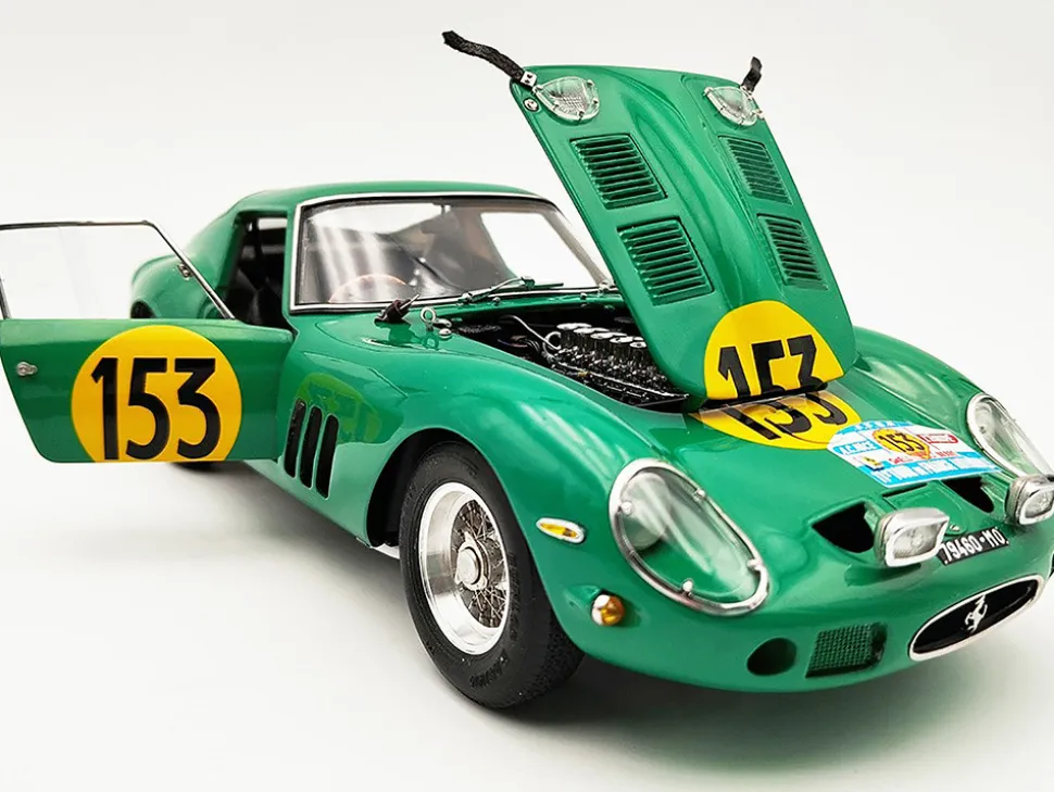 Ferrari 250 GTO #153 David Piper - Dan Margulies "Tour de France" (1962) Limited Edition to 2200 pieces Worldwide 1/18 Diecast Model Car by CMC