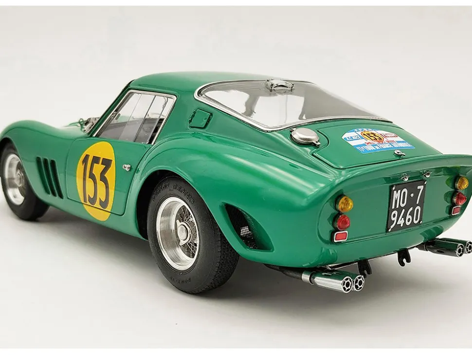 Ferrari 250 GTO #153 David Piper - Dan Margulies "Tour de France" (1962) Limited Edition to 2200 pieces Worldwide 1/18 Diecast Model Car by CMC