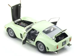 Ferrari 250 GTO #15 Innes Ireland Winner "Goodwood Tourist Trophy" (1962) 1/18 Diecast Model Car by Kyosho