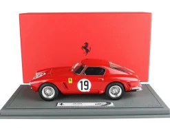 Ferrari 250 SWB #19 Ed Hugus - Augie Pabst "North American Racing Team" "24 Hours of Le Mans" (1960) with DISPLAY CASE Limited Edition to 200 pieces Worldwide 1/18 Model Car by BBR