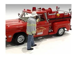 Firefighters Fire Captain Figure 1/24 Scale Models American Diorama 76418