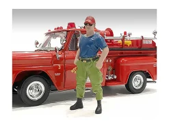 Firefighters Off Duty Figure 1/24 Scale Models American Diorama 76421