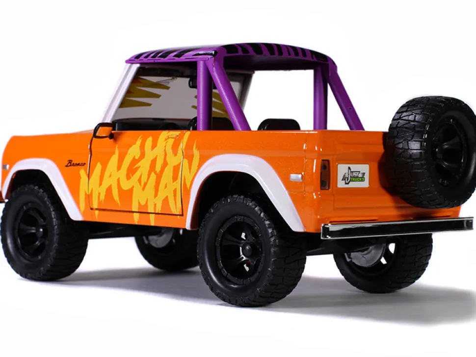 1973 Ford Bronco Pickup Truck Macho Man Randy Savage Diecast Figurine WWE 1/24 Diecast Model Car Jada 32046
