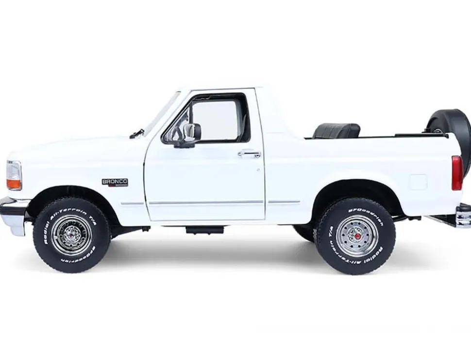 1993 Ford Bronco XLT Oxford White "Artisan Collection" 1/18 Diecast Model Car by Greenlight