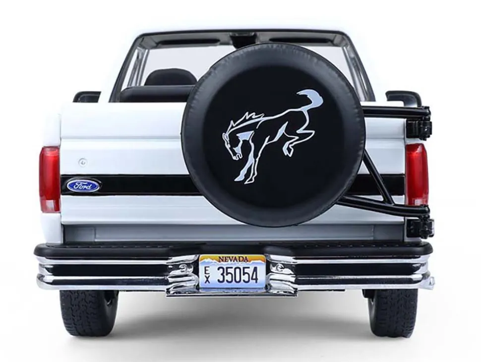 1993 Ford Bronco XLT Oxford White "Artisan Collection" 1/18 Diecast Model Car by Greenlight