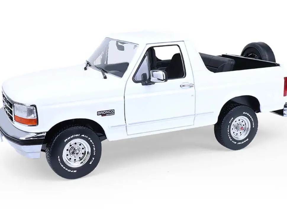 1993 Ford Bronco XLT Oxford White "Artisan Collection" 1/18 Diecast Model Car by Greenlight