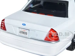 2010 Ford Crown Victoria Police Interceptor Unmarked White Custom Builder's Kit Series 1/24 Diecast Model Car Motormax 76469