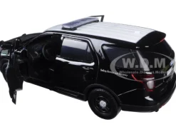 2015 Ford Interceptor Police Utility California Highway Patrol CHP Black White 1/24 Diecast Model Car Motormax 76955
