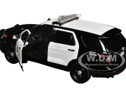 2015 Ford Police Interceptor Utility Black and White Los Angeles Police Department LAPD with Flashing Light Bar and Front and Rear Lights and Sounds 1/24 Diecast Model Car Motormax 79540