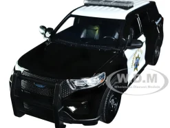 2022 Ford Police Interceptor Utility California Highway Patrol Black and White 1/24 Diecast Model Car Motormax 76991