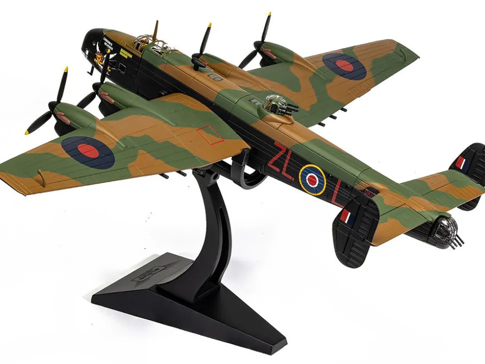 Handley Page Halifax MkV Bomber Aircraft "DK186, London’s Revenge - L for Lana, No. 427 Squadron, RAF Leeming" (1943) Royal Canadian Air Force "The Aviation Archive" Series 1/72 Diecast Model by Corgi