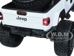 2021 Jeep Gladiator Rubicon Off-Road Pickup Truck White Black Top Off Road Series 1/27 Diecast Model Car Motormax 79145