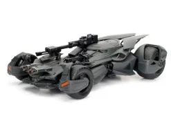 2017 Justice League Batmobile with diecast Batman Figure 1/24 Diecast Model Car Jada 99232