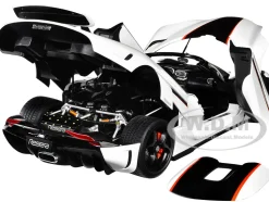 Koenigsegg Regera White Black Carbon Red Stripes 1/18 Model Car Autoart 79027