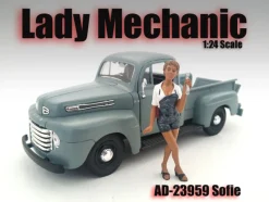 Lady Mechanic Sofie Figure For 1:24 Scale Models American Diorama 23959