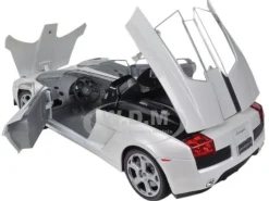 Lamborghini Concept S Pearl White 1/18 Diecast Car Model Motormax 79156