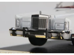 1979 Lincoln Continental Town Car White with Red Interior 1/64 Diecast Model Car by Sun Star