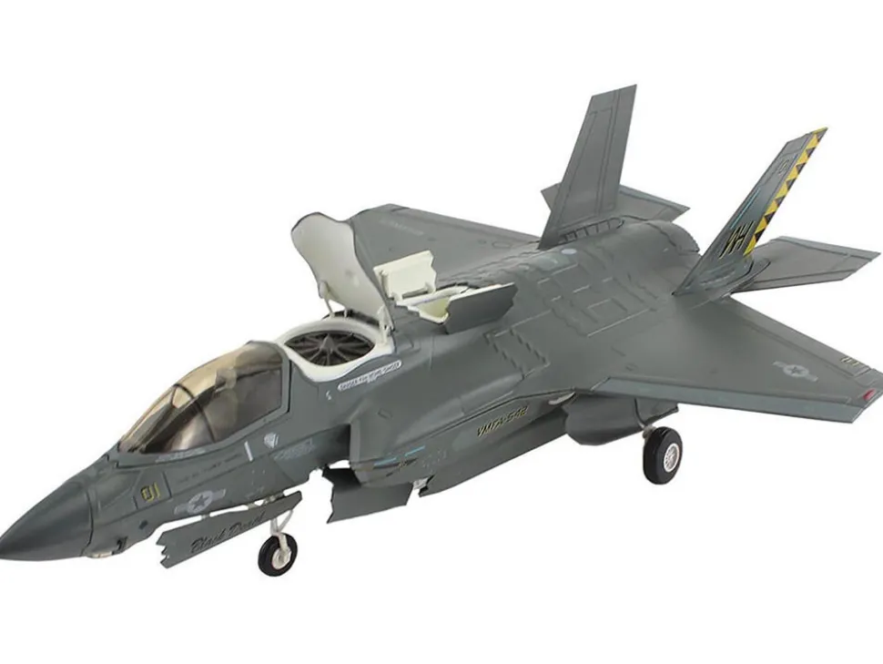Lockheed Martin F-35B Lightning II Aircraft "Black Death, VMFA-542, MCAS Cherry Point" (2023) United States Marine Corps "Air Power Series" 1/72 Diecast Model by Hobby Master