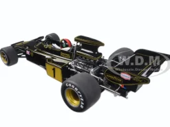 Lotus 72E 1973 Emerson Fittipaldi #1 with Driver Figure in Cockpit 1/18 Model Car Autoart 87328