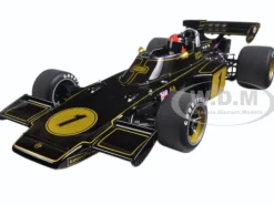 Lotus 72E 1973 Emerson Fittipaldi #1 with Driver Figure in Cockpit 1/18 Model Car Autoart 87328