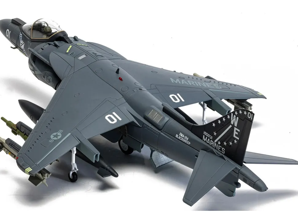 McDonnell Douglas AV-8B Harrier II Plus Aircraft "165001/01, VMA-214 Black Sheep, MCAS Yuma" (2019) United States Marine Corps "The Aviation Archive" Series 1/48 Diecast Model by Corgi