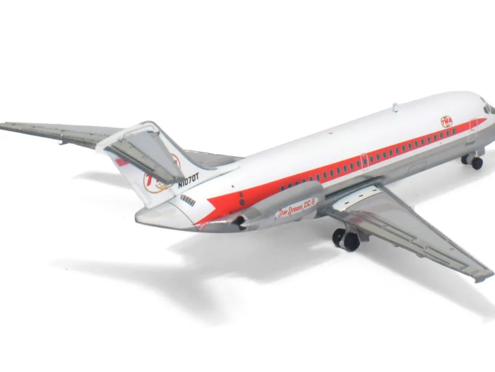 McDonnell Douglas DC-9-15 Commercial Aircraft "Trans World Airlines" (N1070T) White with Red Stripes 1/400 Diecast Model Airplane by V1:400