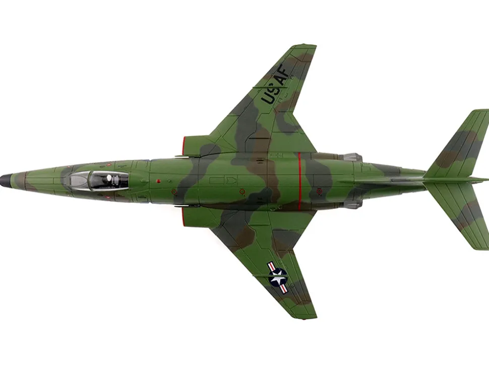 McDonnell RF-101A Voodoo Fighter Aircraft "54-1512, 363rd Tactical Reconnaissance Wing, Udorn Royal Thai Air Force Base" (1965) United States Air Force "Air Power Series" 1/72 Diecast Model by Hobby Master
