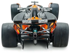 McLaren MCL39 #81 Oscar Piastri