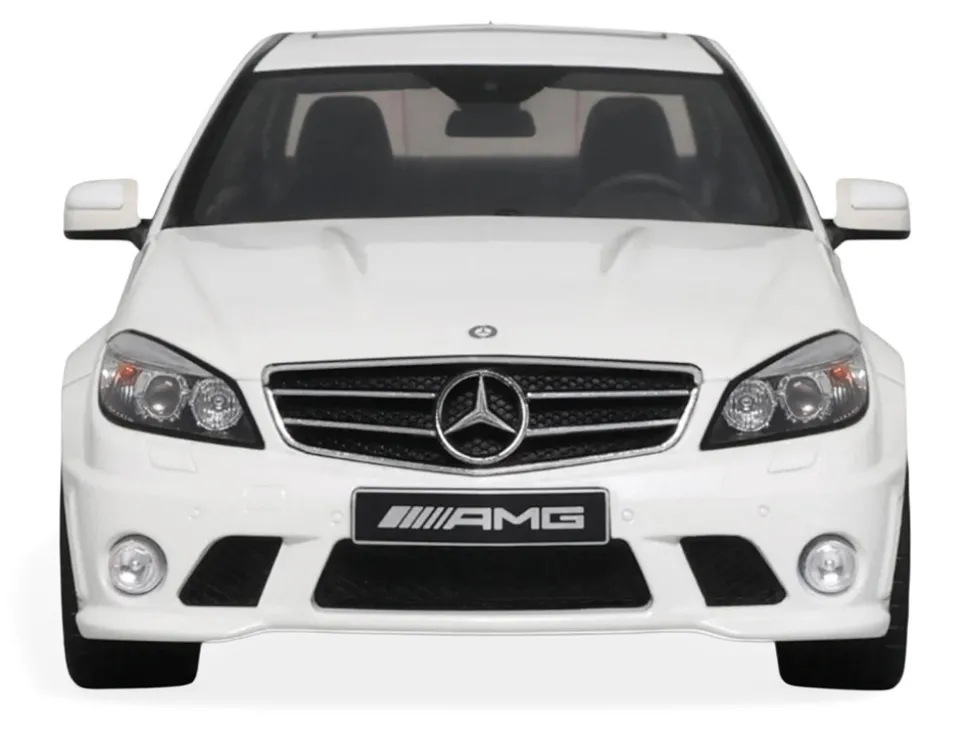 2007 Mercedes-Benz C63 AMG Diamond White 1/18 Model Car by GT Spirit