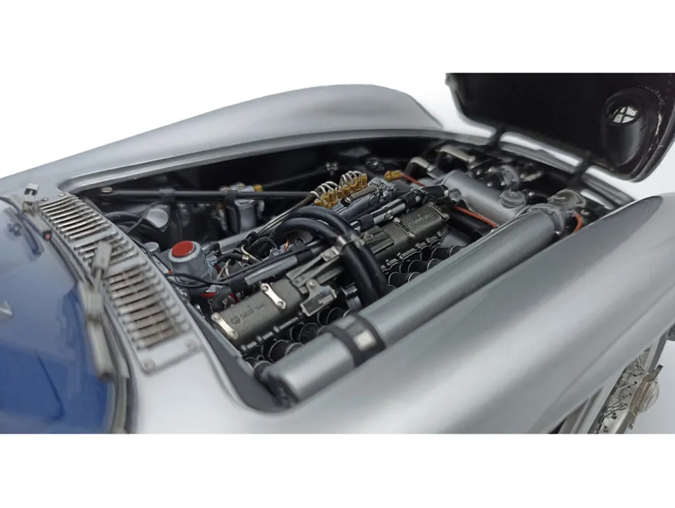 Mercedes Benz 300 SLR Uhlenhaut Coupe #T1 RAC Tourist Trophy 1955 Limited Edition to 1000 pieces Worldwide 1/18 Diecast Model Car CMC M-245