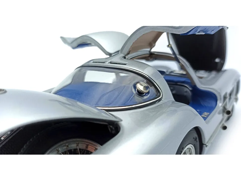 Mercedes Benz 300 SLR Uhlenhaut Coupe #T1 RAC Tourist Trophy 1955 Limited Edition to 1000 pieces Worldwide 1/18 Diecast Model Car CMC M-245