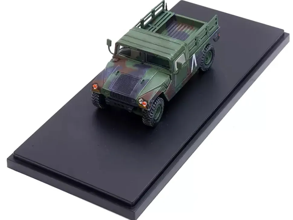 M998 HMMWV "8th Battalion, 4th Air Defense Regiment, 101st Airborne Division, Gulf War" (1991) United States Army "Military Miniature" Series 1/64 Diecast Model by Panzerkampf