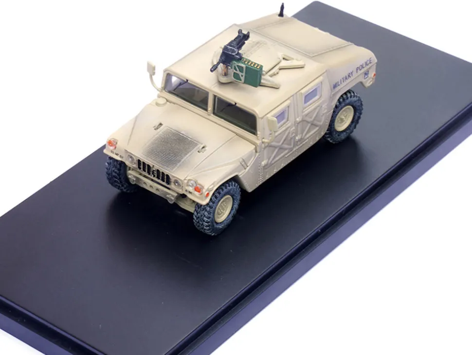 M988 Modern 4×4 Utility Vehicle with Grenade Launcher Desert Sand "Military Police, 4th Traffic Platoon, A company, 92nd MP Battalion 89th MP Brigade Ad Daman Saudi Arabia Gulf War" (1990) "Military Miniature" Series 1/64 Diecast Model by Panzerkampf