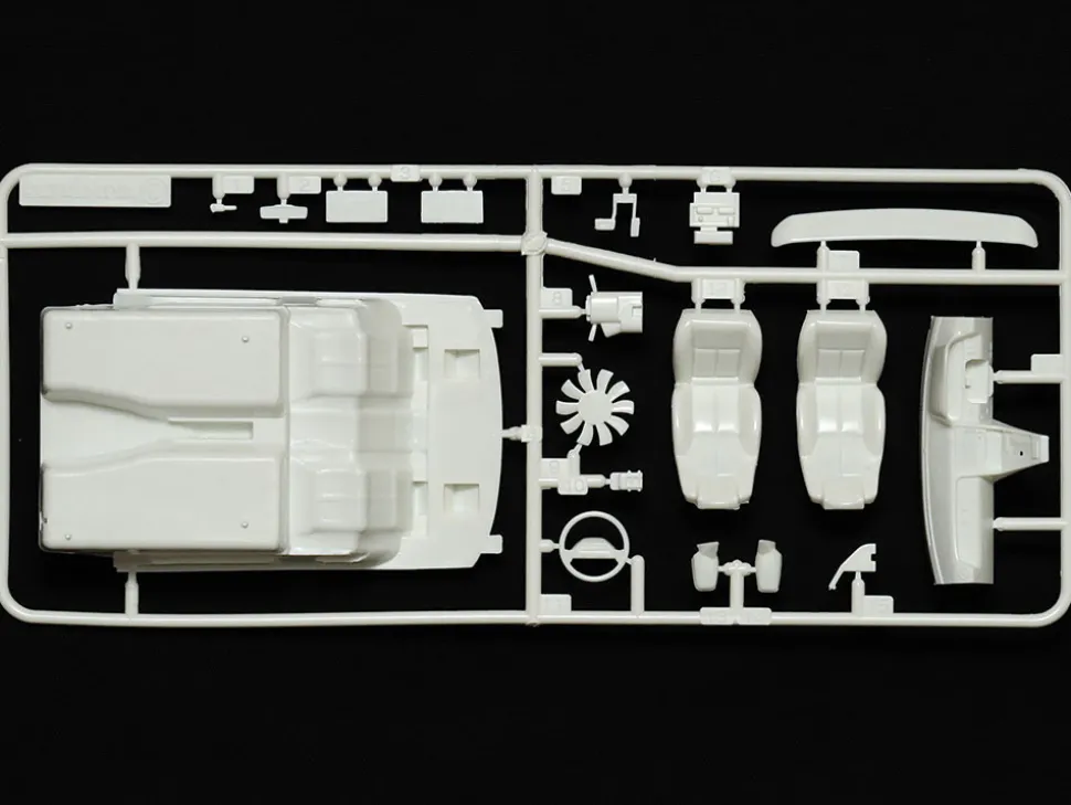 Model Kit Toyota Soarer 3.0 GT RHD (Right Hand Drive) 1/24 Scale Model by Tamiya