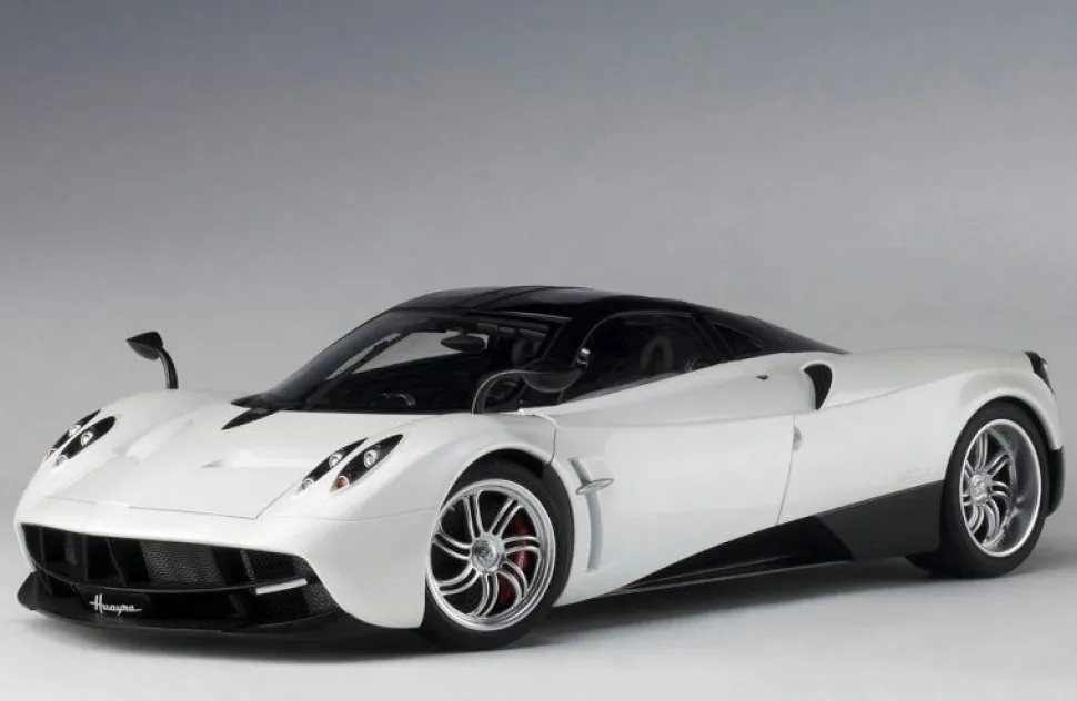 Pagani Huayra White 1/12 Model Car Autoart 12231