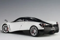 Pagani Huayra White 1/12 Model Car Autoart 12231